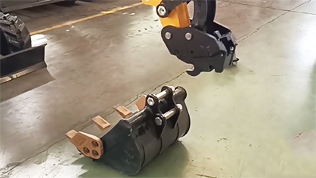 小型挖掘機快換安裝